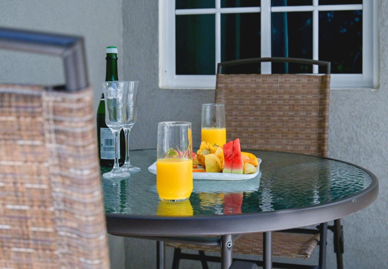 Whitehouse Champagne Villa מראה חיצוני תמונה